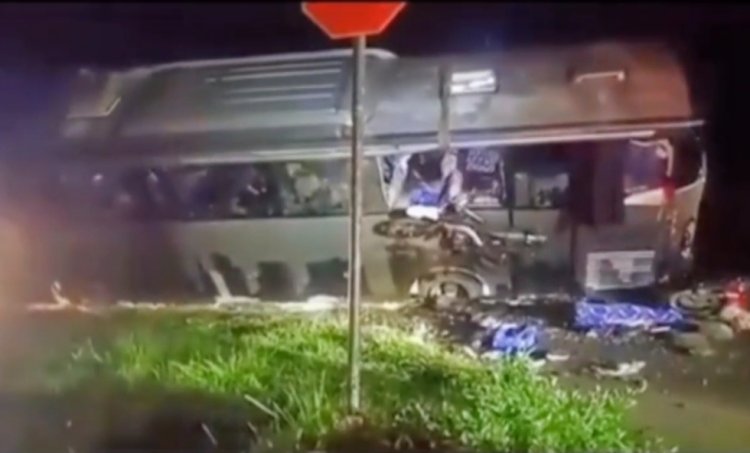 Bus Rombongan Siswa SMPN 3 Garut Alami Kecelakaan di Purworejo