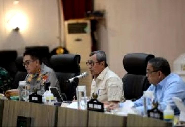 Gubernur Umumkan Riau Status Siaga Darurat Karhutla