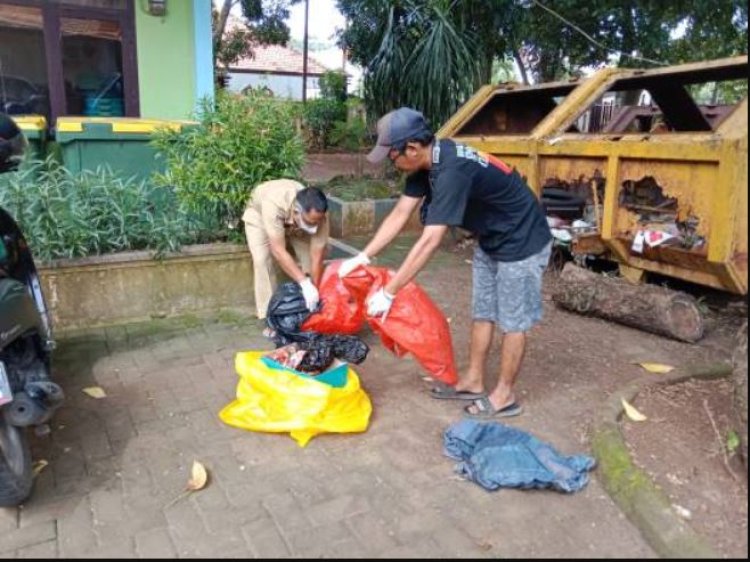 Waduh! Sampah Kantung Darah Bertuliskan HIV Berceceran di TPS Bangkalan