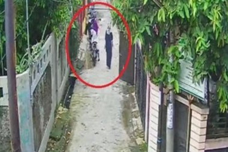 Terekam CCTV! Detik-detik 2 Wanita Sebelum Dibunuh dan Dicor di Bekasi