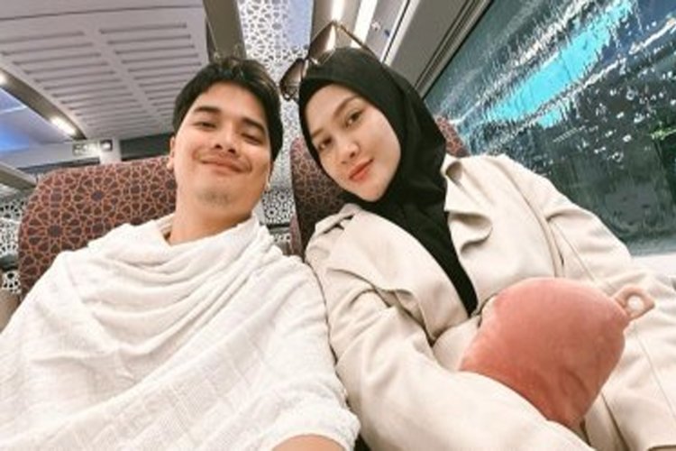 Selamat! Pasangan Alvin Faiz dan Henny Rahman Dikaruniai Anak Pertama
