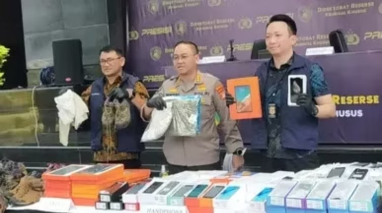 Polda Metro Jaya Bongkar Kasus Penyelundupan Pakaian dan Ponsel Bekas