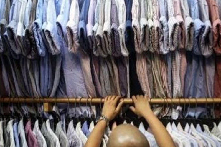 Pemerintah Izinkan Pedagang Boleh Jualan Pakaian Impor Bekas Hingga Stok Habis