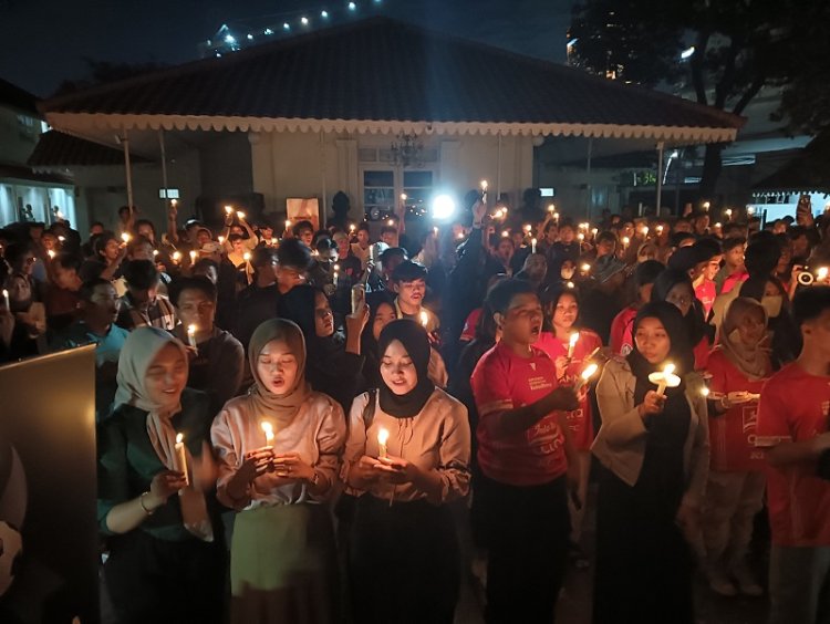 Gagal Jadi Tuan Rumah Piala Dunia U-20, Para Suporter Gelar Aksi 1.000 Lilin dan Doa Bersama