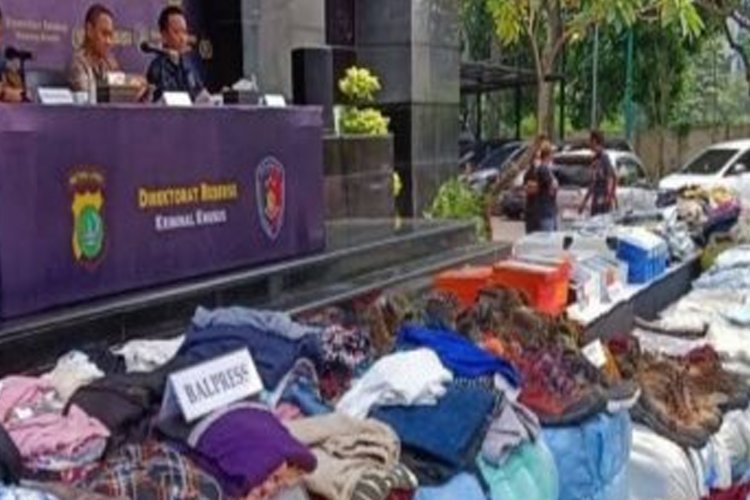 Polisi Tangkap Pembuat dan Penyebar Konten Barang Bukti Pakaian Bekas Dibawa Pulang