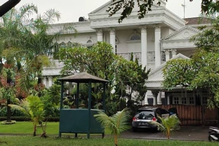 KPK Geledah Rumah Mewah Milik Kepala Bea Cukai Andhi Pramono Di Bogor ...