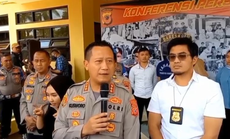 Polisi Tangkap Pasutri yang Pamer Alat Kelamin dan Pembuat video di Kebun Teh Ciwidey
