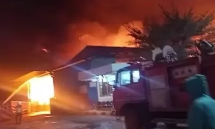 Pabrik di Cileungsi Bogor Terbakar Masih dalam Penanganan Petugas Damkar
