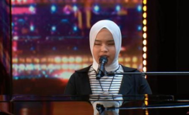 Penyanyi Putri Ariani Dapat Golden Buzzer dari Simon Cowell di Audisi America's Got Talent 2023