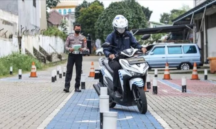 Polri Sebut Bikin SIM Pakai Sertifikat Mengemudi Bukan untuk Pengendara Motor
