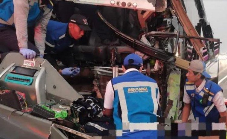 Bus PO Haryanto Menabrak Truk di Tol Surabaya-Mojokerto, Satu Orang Meninggal