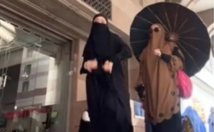 Malu-maluin! Tiktoker Samarinda Bikin Konten Joget hingga Tabrak Orang di Mekkah
