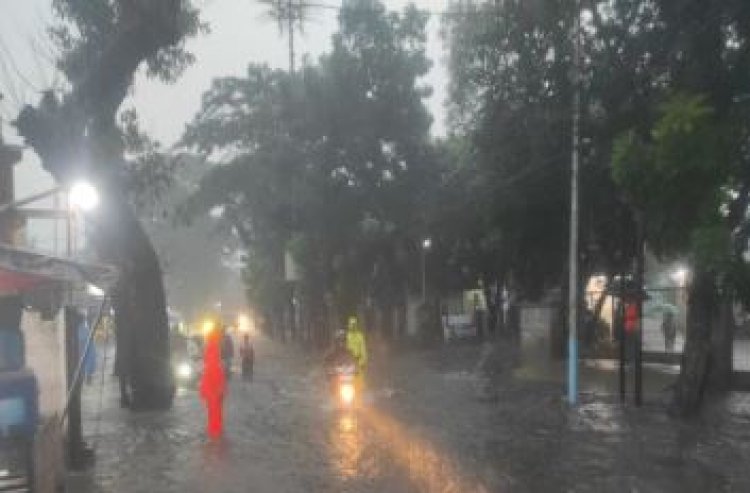Jakarta Diguyur Hujan, 2 RT dan 2 Jalan Terendam Banjir