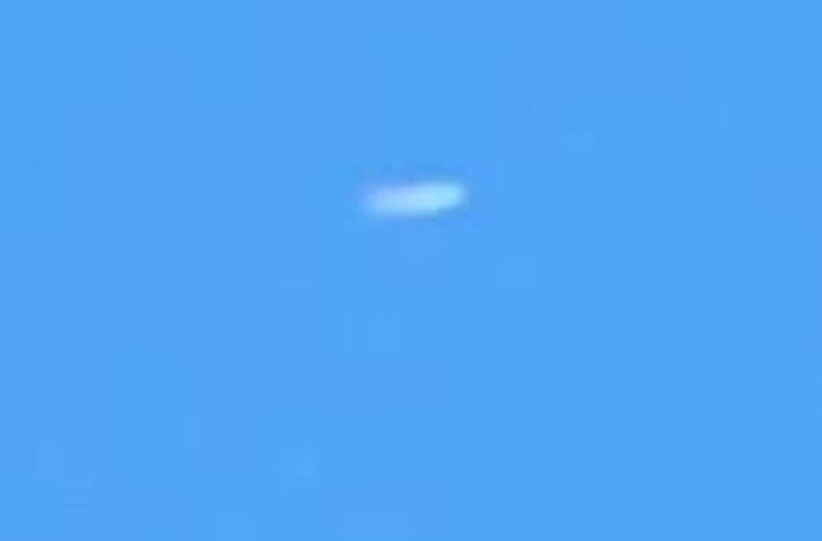 Warga Pasuruan Ngaku Lihat Penampakan UFO di Langit, TNI AU Bakal Lakukan Pengecekan