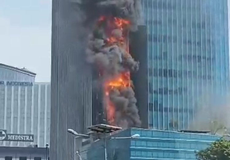 Gedung K Link Tower Jakarta Terbakar