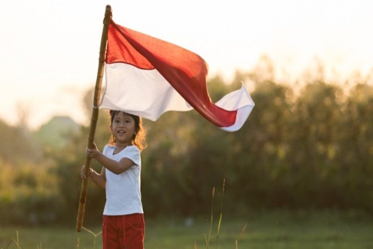 Catat! Satu Indonesia Wajib Kibarkan Bendera Merah Putih 1-31 Agustus 2023
