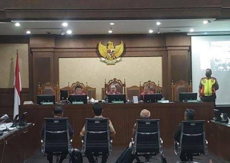 Hakim Sentil Saksi Saat Sidang Terkait Proyek BTS Mangkrak