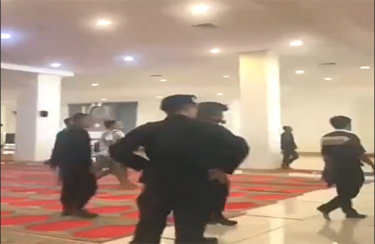 Viral Polisi Disebut Pakai Sepatu Masuk Masjid Raya di Sumbar Amankan Demo, Ini Faktanya