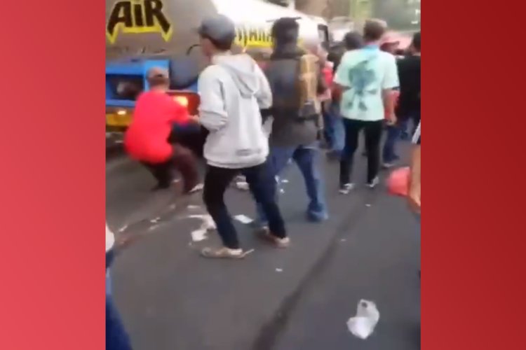 Truk Tanki Seruduk Karnaval di Mojokerto, 3 Orang Tewas 16 Orang Luka-luka