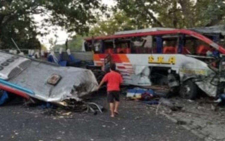 Kecelakaan Maut Bus Sugeng Rahayu Vs Eka Cepat di Ngawi, 3 Dikabarkan Tewas