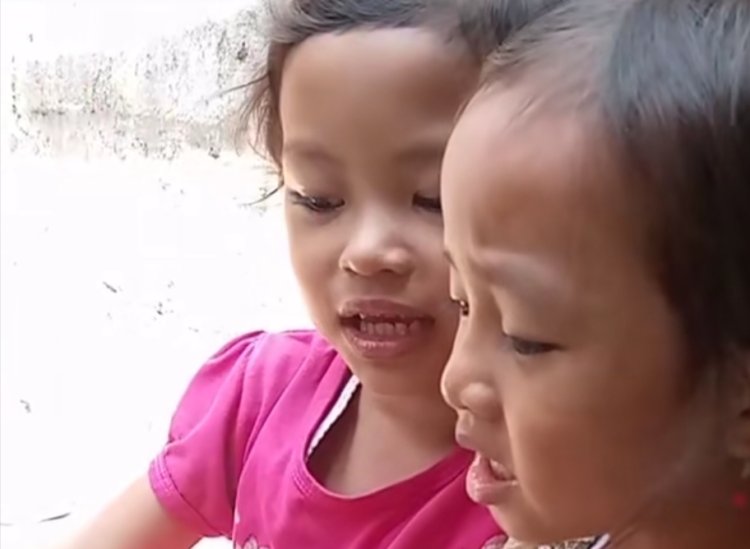 Kocak! Dua Bocah Nyanyi Bikin Ngakak, Netizen: Lu Punya Hp Lu Punya Kuasa
