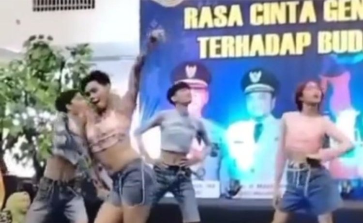 Viral Video Sekelompok Pria Berkostum Wanita Joget Tak Pantas di Mal Jambi