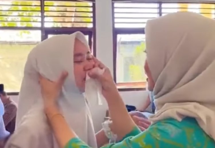 Viral Guru SMA di Semarang Razia Hapus Riasan Make Up Siswi