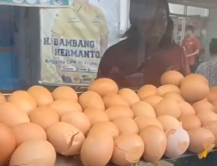 Viral Telur Penjual Martabak Di Indramayu pecah Gegara Suara Sound System