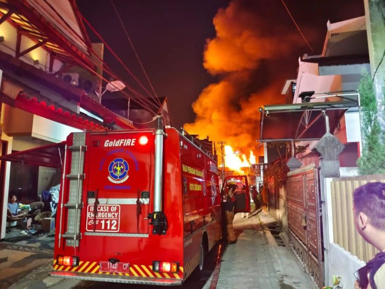 Pabrik Lilin di Surabaya Ludes Terbakar Diduga Korsleting Listrik