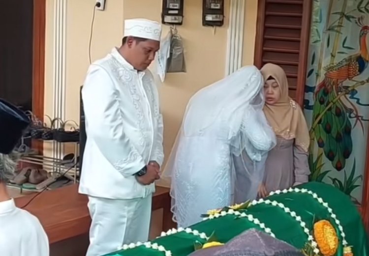 Viral Sepasang Kekasih di Semarang Akad Nikah Didepan Jenazah Ayahnya