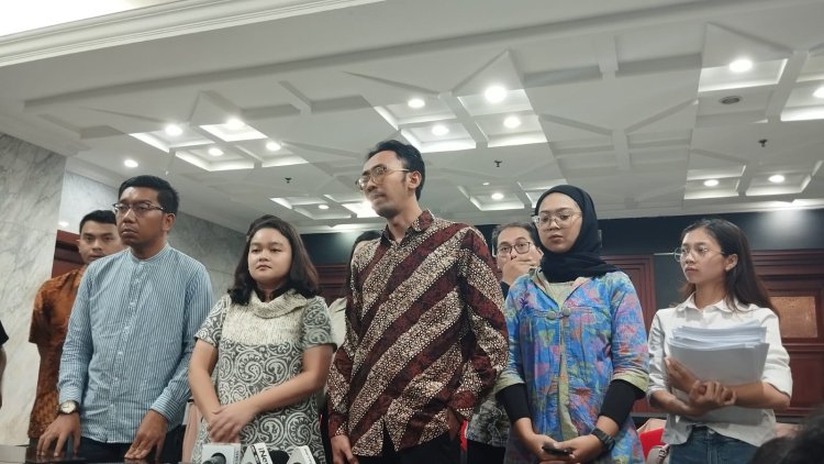 16 Guru Besar dan Pengajar Hukum Tata Negara Laporkan Anwar Usman ke MKMK