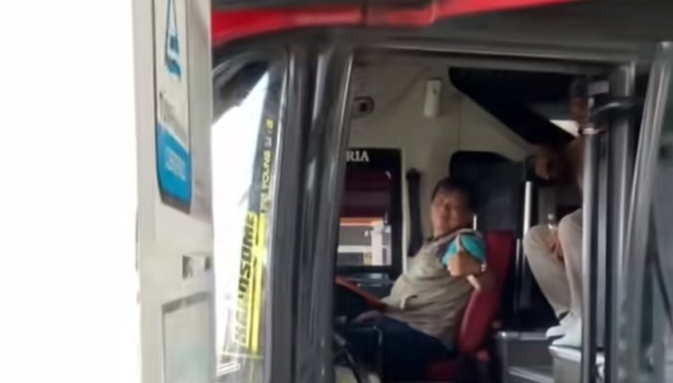 Viral Supir Bus Diduga Ngerokok Saat Hendak Isi Bensin di SPBU