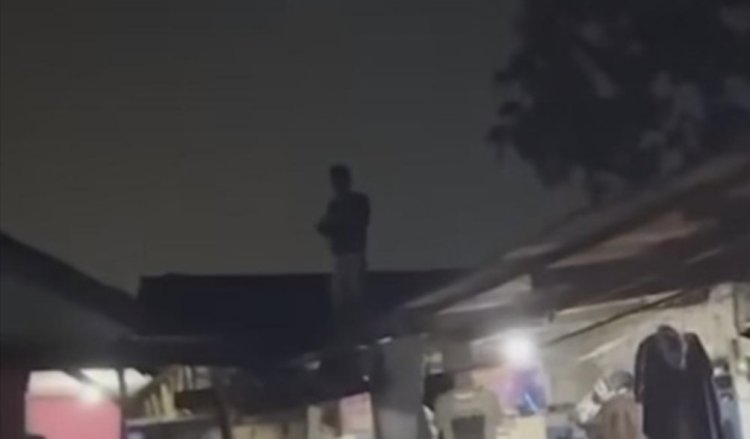 Dikira Maling, Pria di Atap Rumah di Bogor Ternyata Lagi Intip Wanita Idaman