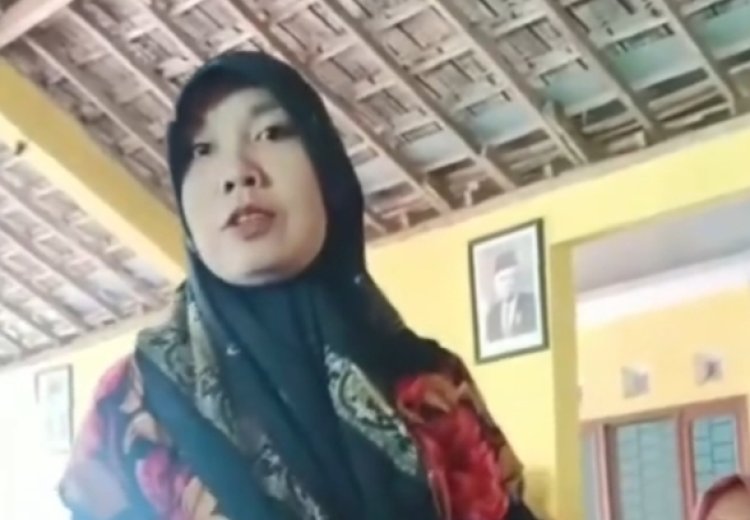 Viral Pakai Banyak Emas, Emak-emak Ini Tak Malu Terima Bansos