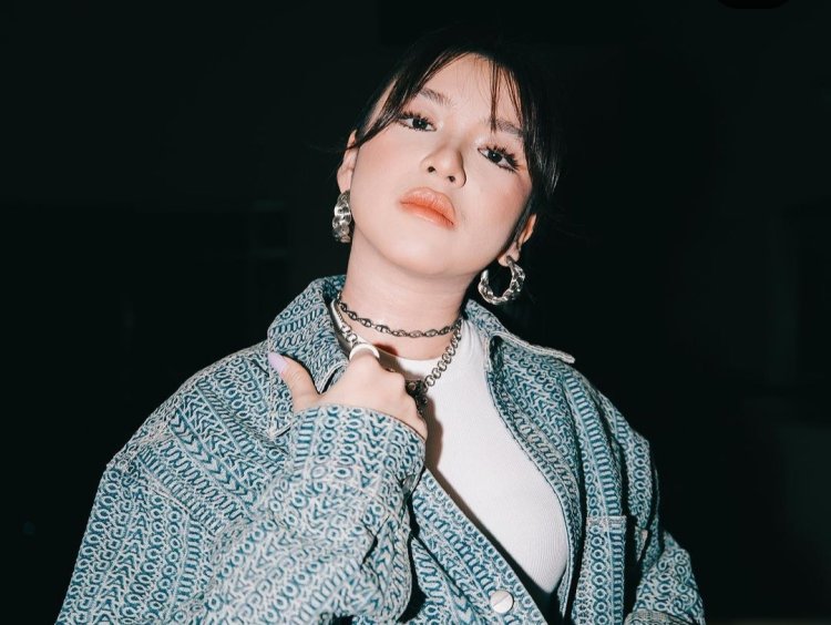 Tak Cocok Pakai Outfit Ala Artis Korea, Tiara Andini Dikritik Netizen