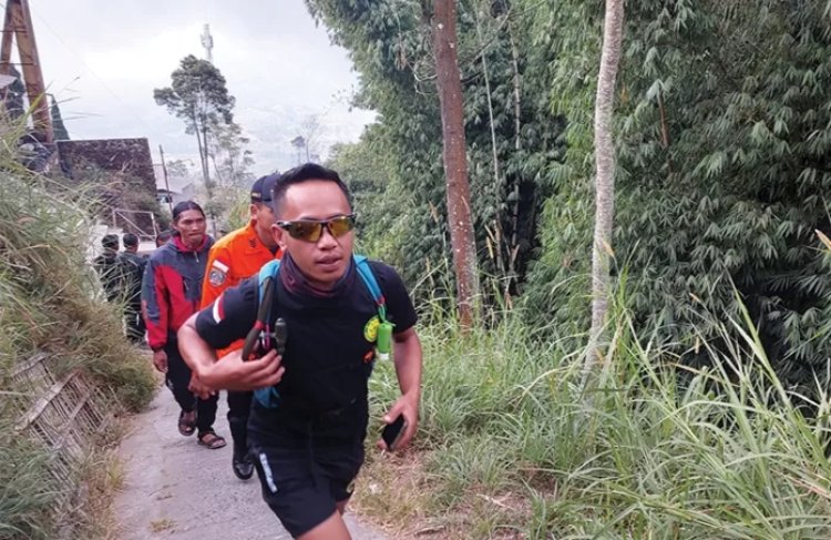 BKSDA Upayakan Evakuasi 70 Pendaki Gunung Terjebak saat Erupsi Marapi