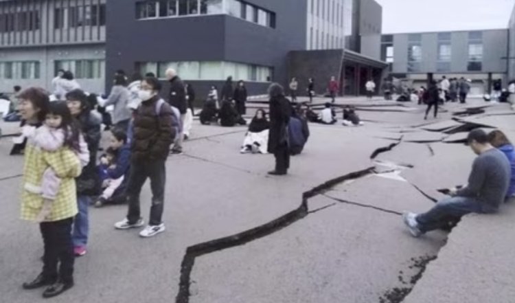 Gempa M 7,4 Guncang Jepang, Ada Peringatan Tsunami 5 Meter