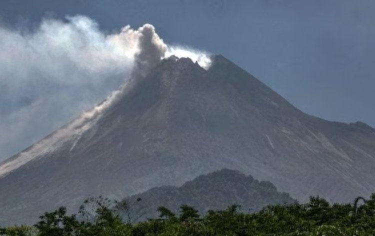 Hujan Abu Vulkanis Erupsi Gunung Merapi Meluas Hingga ke 7 Kecamatan di Boyolali