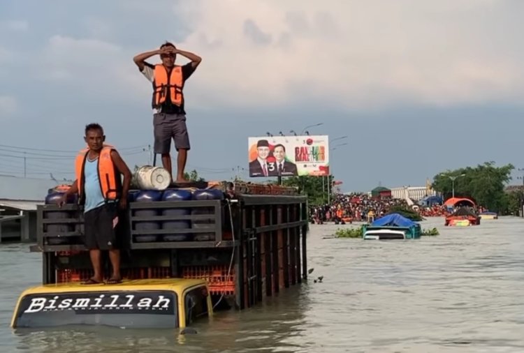 Banjir Melanda Demak Jateng, Aktivitas Lumpuh Total