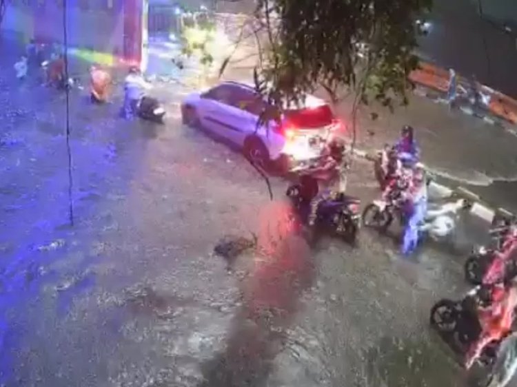 Hujan Tak Kunjung Reda, Kota Semarang Terendam Banjir