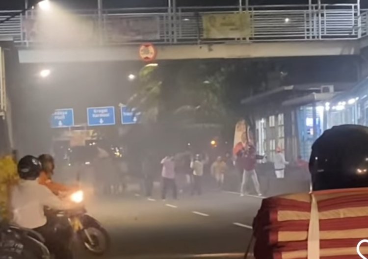 Tawuran Dua Kelompok Pemuda di Jalan Daan Mogot Jakbar