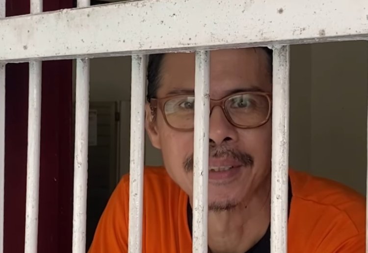 Terjerat UU ITE, Aktivis Lingkungan Karimunjawa Daniel Frits Dituntut 10 Bulan Penjara
