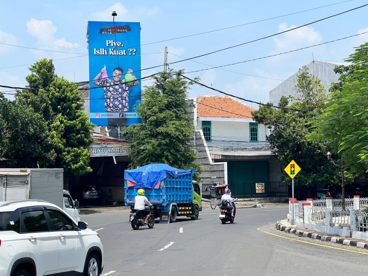 Heboh! Muncul Baliho Unik Ade Bhakti di Kota Semarang, Bakal Maju Pilkada?