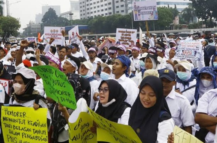 Gara-gara Demo Menuntut Kenaikan Gaji, 249 Nakes Non-ASN di Manggarai Dipecat Bupati