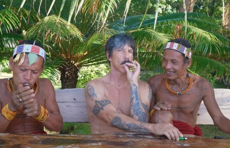 Vokalis Red Hot Chili Peppers Anthony Kiedis Berlibur ke Mentawai Sumbar