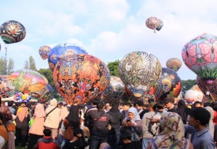 Warga Antusias Saksikan Puncak Festival Balon Udara Wonosobo