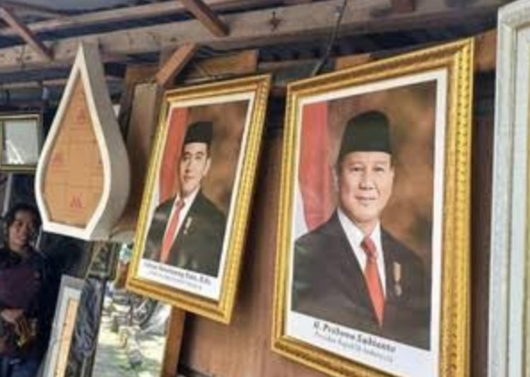 Pedagang Pigura Mulai Jual Foto Presiden dan Wakil Terpilih Prabowo-Gibran
