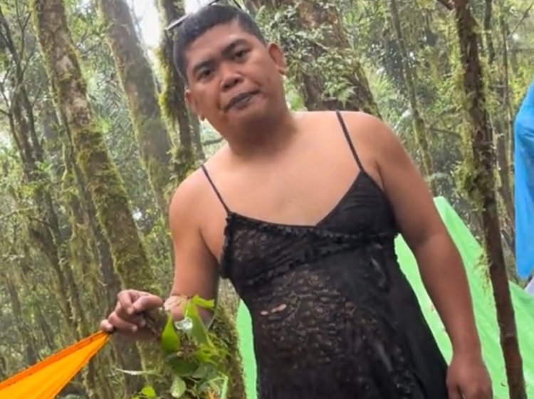 Momen Kocak Pendaki Pria Pakai Lingerie di Gunung, Netizen: Bukannya Bajunya Mami itu?