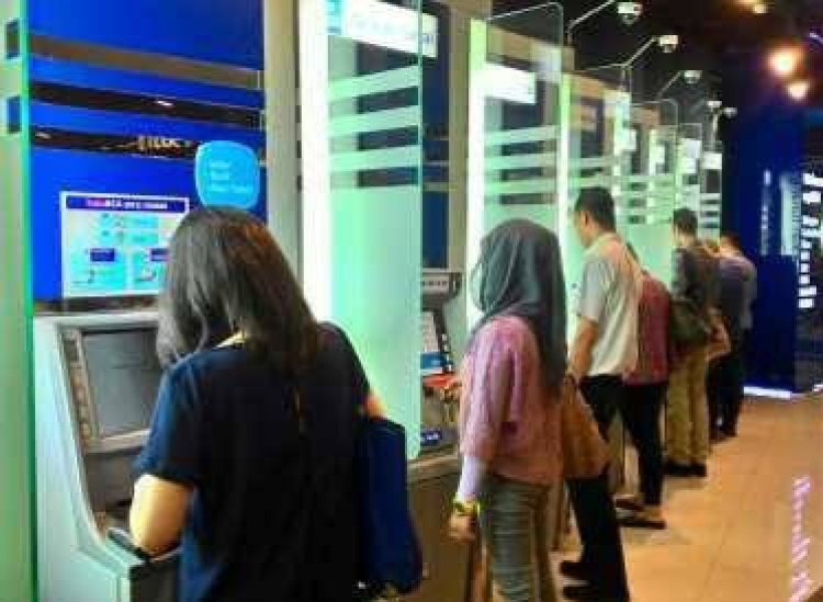 Ramai Bank di Indonesia Tutup ATM Imbas Efisiensi?