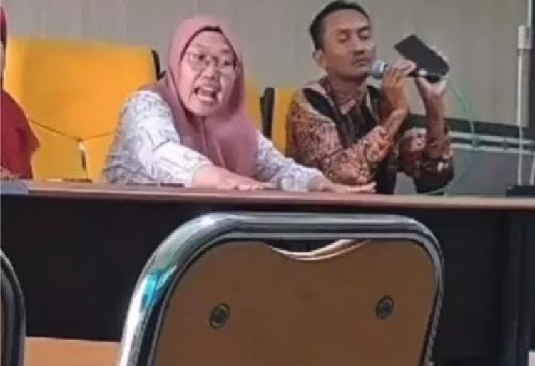 Aksi Guru MAN 1 Lamongan Tunjukkan Sikap Arogan Sambil Gebrak Meja dan Bentak Siswa Berakhir Dicopot